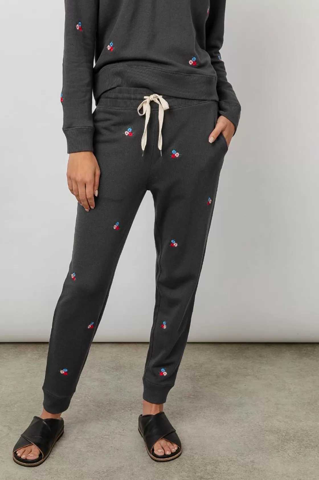 Rails OAKLAND SWEATPANT - VINTAGE BLACK FLOWER BUDS | Women Pants & Shorts | Lounge